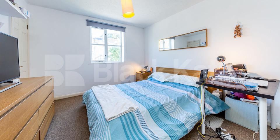 			2 BED 2 BATH NY CAMDEN MARKET!, 2 Bedroom, 1 bath, 1 reception Flat			 Castlehaven Road, CAMDEN
